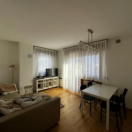 Vista Dolomiti Apartament *